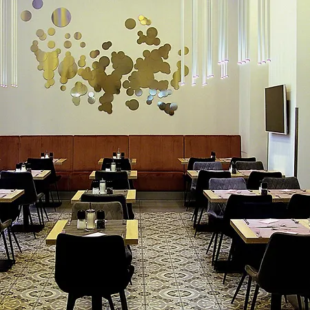 12 Revay Hotel 3*