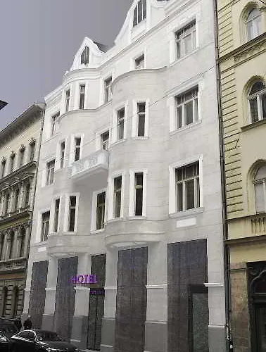 Отель 12 Revay 3*