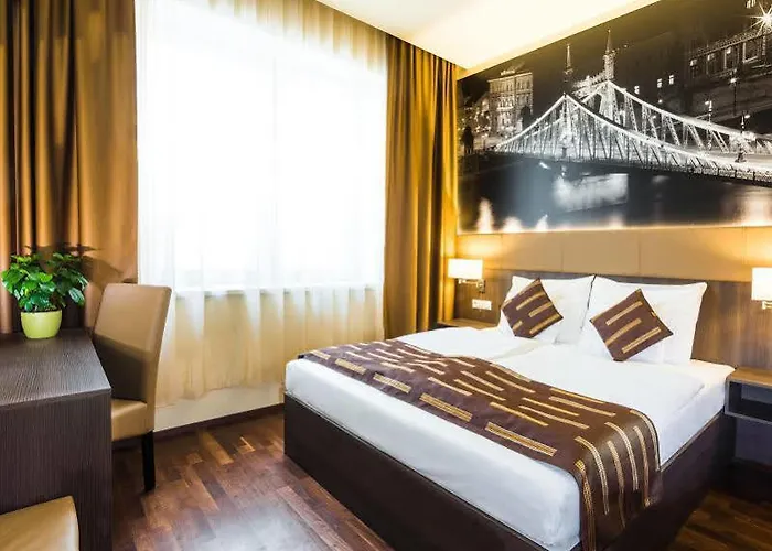 12 Revay Отель 3*