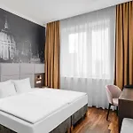 Hotel 12 Revay