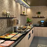 Hotel 12 Revay