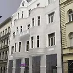 Hotel 12 Revay 3*