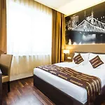 12 Revay Hotel 3*