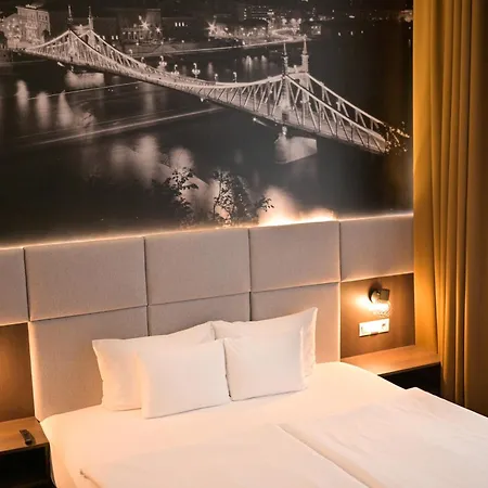 Hotel 12 Revay 3*