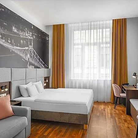 12 Revay Budapesta