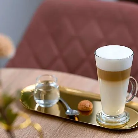 Hotel 12 Revay 3*