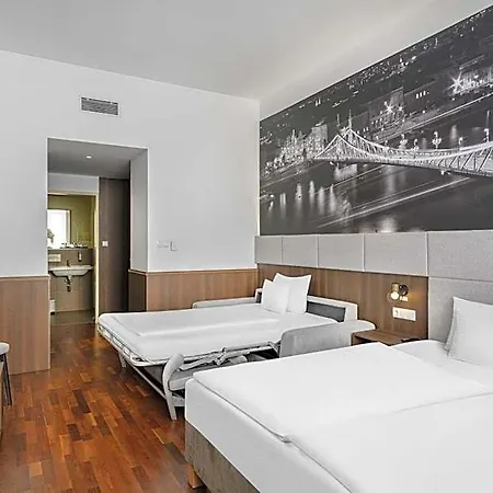 Hotel 12 Revay Budapesta