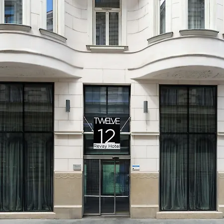 12 Revay Hotel 3*