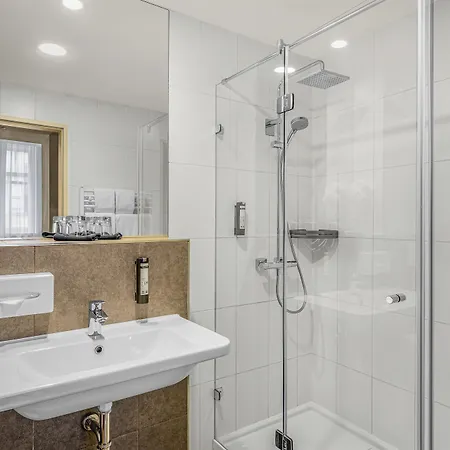 Hotel 12 Revay 3*