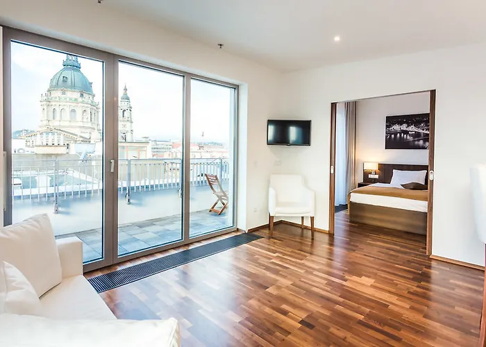 12 Revay Hotel 3*