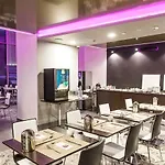 12 Revay بودابست